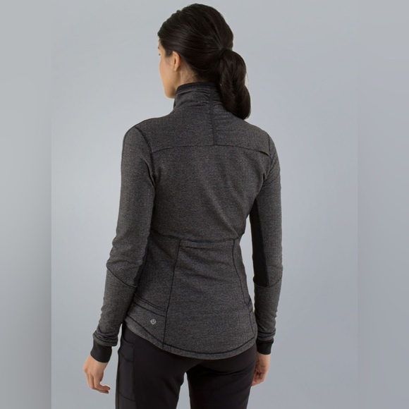 Lululemon Base Runner 1/2 Zip size 6 - Picture 2 of 11